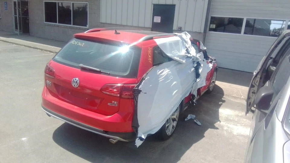 Used Front Right Door Interior Trim Panel fits: 2017 Volkswagen Golf Grade A Foto 3 de 4