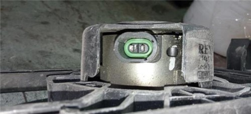 KOELVENTILATORMOTOR Dacia Sandero 1.2 16V D4F 732 2012 214817807RD4FF732 - Afbeelding 3 van 4