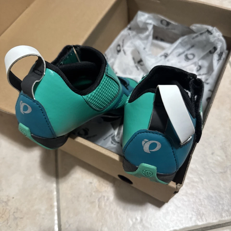 Tênis de ciclismo Pearl Izumi verde Tri Fly V tamanho 42/9.5 - Imagem 3 de 4