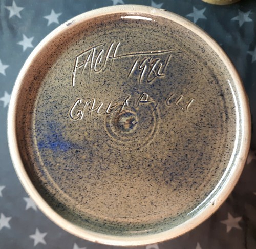 Charles FACH 1982 Hand Thrown Ceramic large pitcher Signed Dated Galena Ill. - Picture 10 of 12