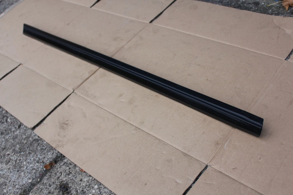 GENUINE ORIGINAL BMW E30 SEDAN TOURING MOLDING FRONT LEFT DOOR 