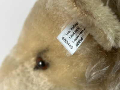 Steiff 400445 Lion on Wheels 1909 Replica 54.5cm Long / 21.6cm