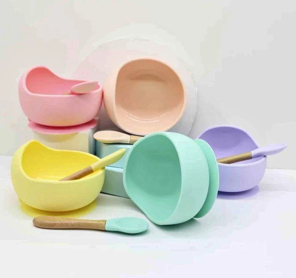  Cuenco y cuchara de silicona para bebé nuevo diseño suave para la alimentación del bebé NUEVO  Foto 3 de 4