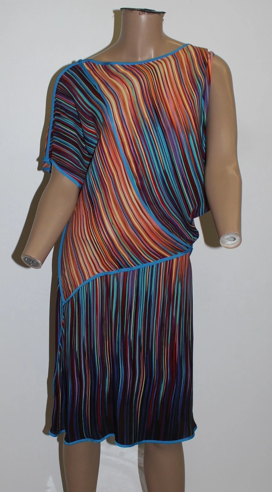 BCBGMaxazaria Vintage Dress w Unique Stripped Look Size M