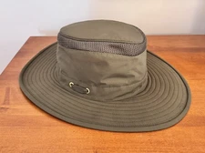 Tilley LTM6 Airflo Hat  7 3/8 (59 cm)  Khaki, made in Canada, Unused Cond