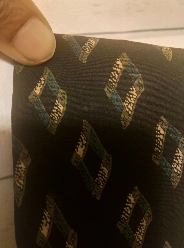 Corbata de cuello de seda con estampado de diamantes negros Pagliano para hombre, 3,75 X 56 Foto 4 de 4