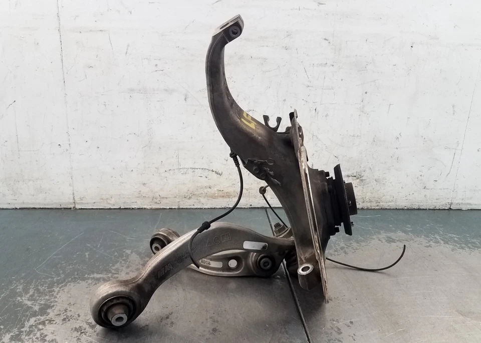 2018 BMW M5 F90 Left Front Hub Knuckle Control Arms #2469 B2 - Image 2 of 4