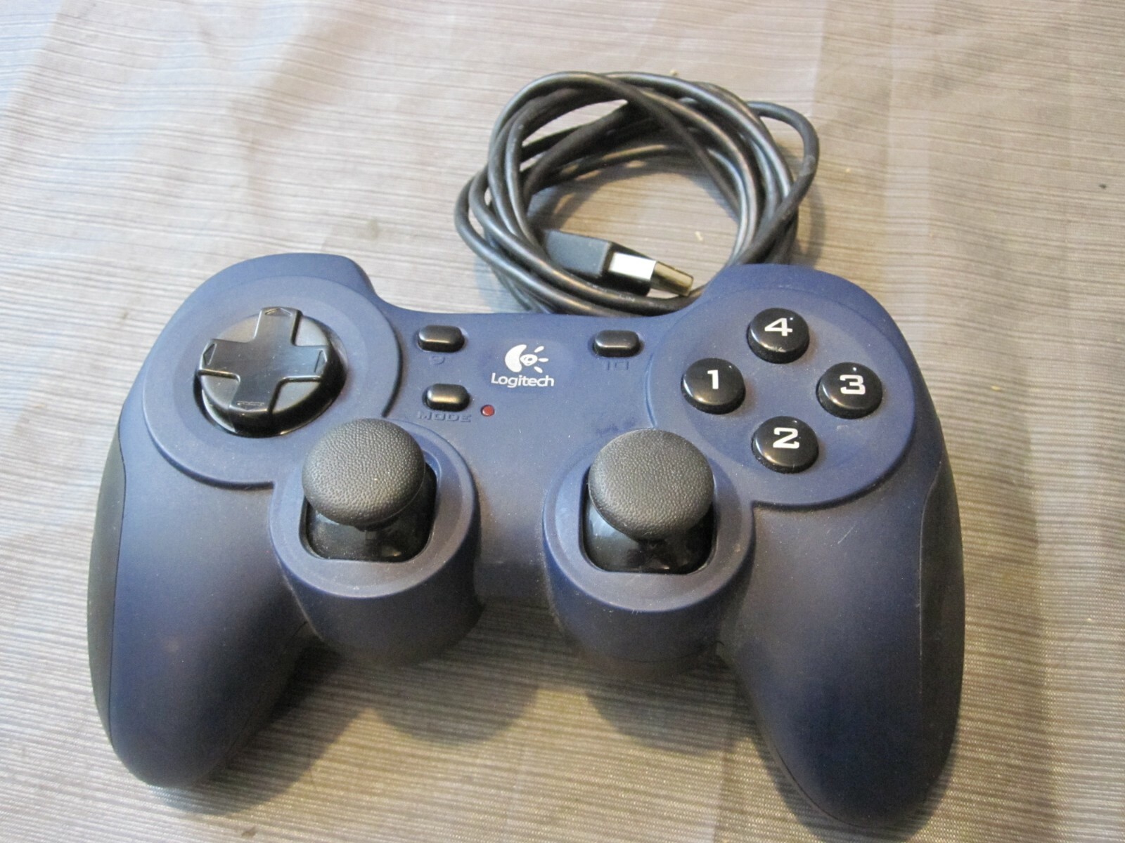 Dual Action Gamepad USB Game Controller G-UF13A (863247-0010)