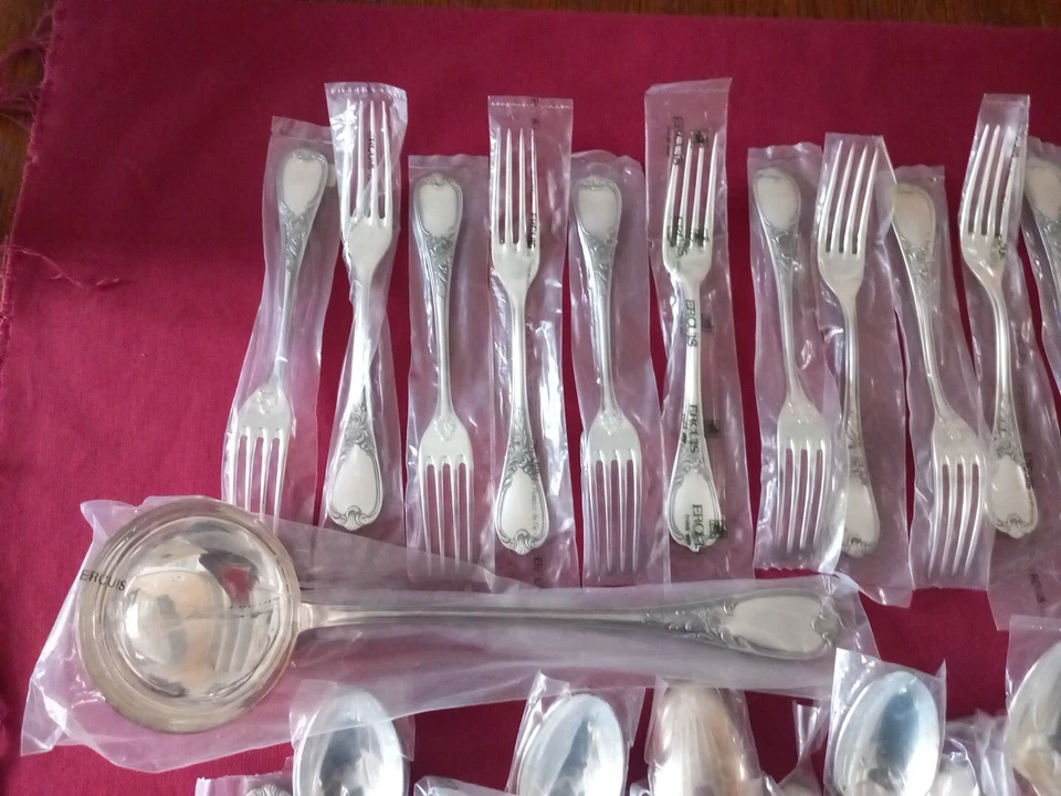 ménagère de 37 couverts en métal argenté ERCUIS modèle DU BARRY sous blister - Photo 4/4