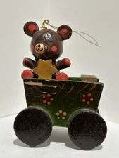 Vtg RUSS Berrie & Co. Christmas wood Ornament Teddy Bear In Wagon made in Taiwan