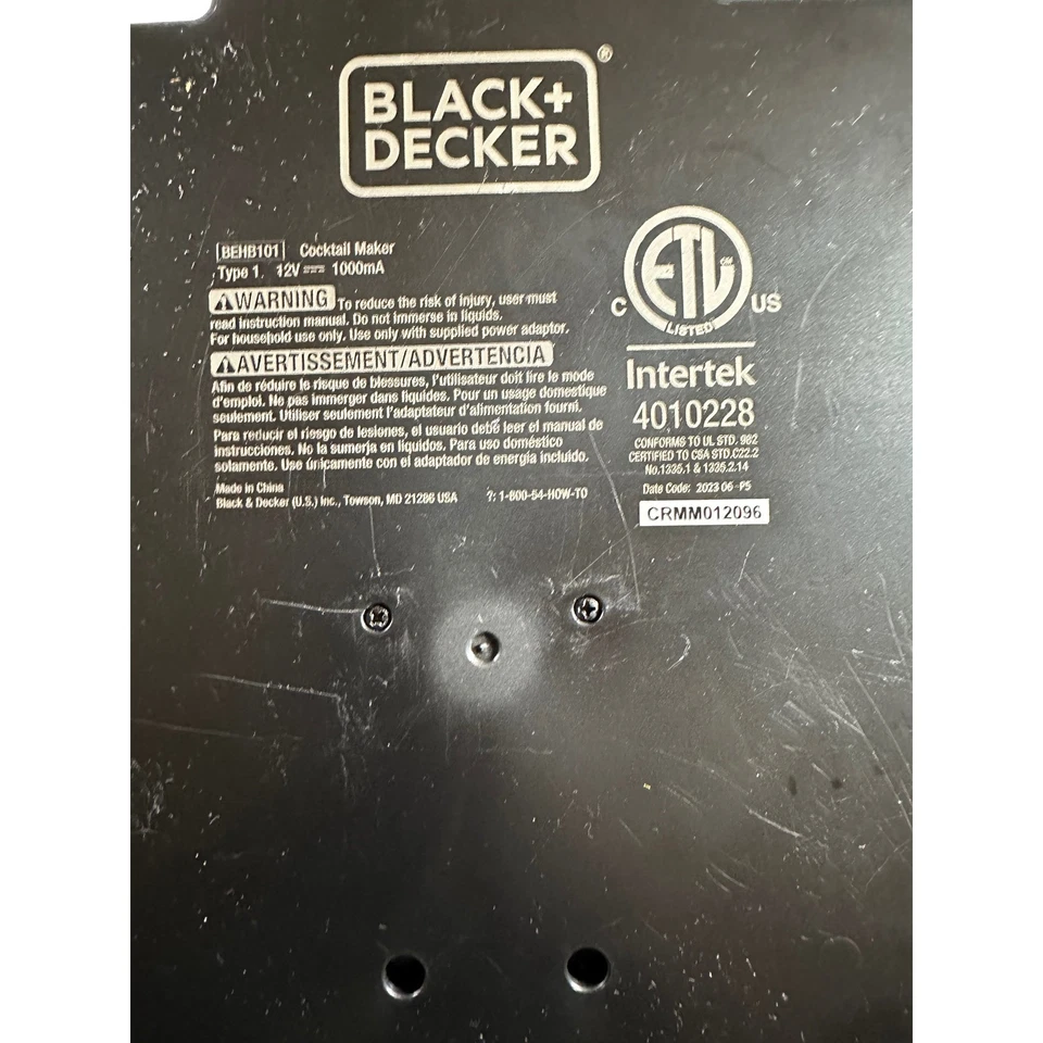 Máquina mezcladora de bebidas Black Decker BEHB101 Bev de Black Decker para hacer cócteles Foto 3 de 4