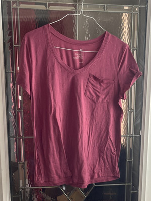 SO Favorite V-Neck Pocket T-Shirt Womens Size L Purple Super Soft Stretch