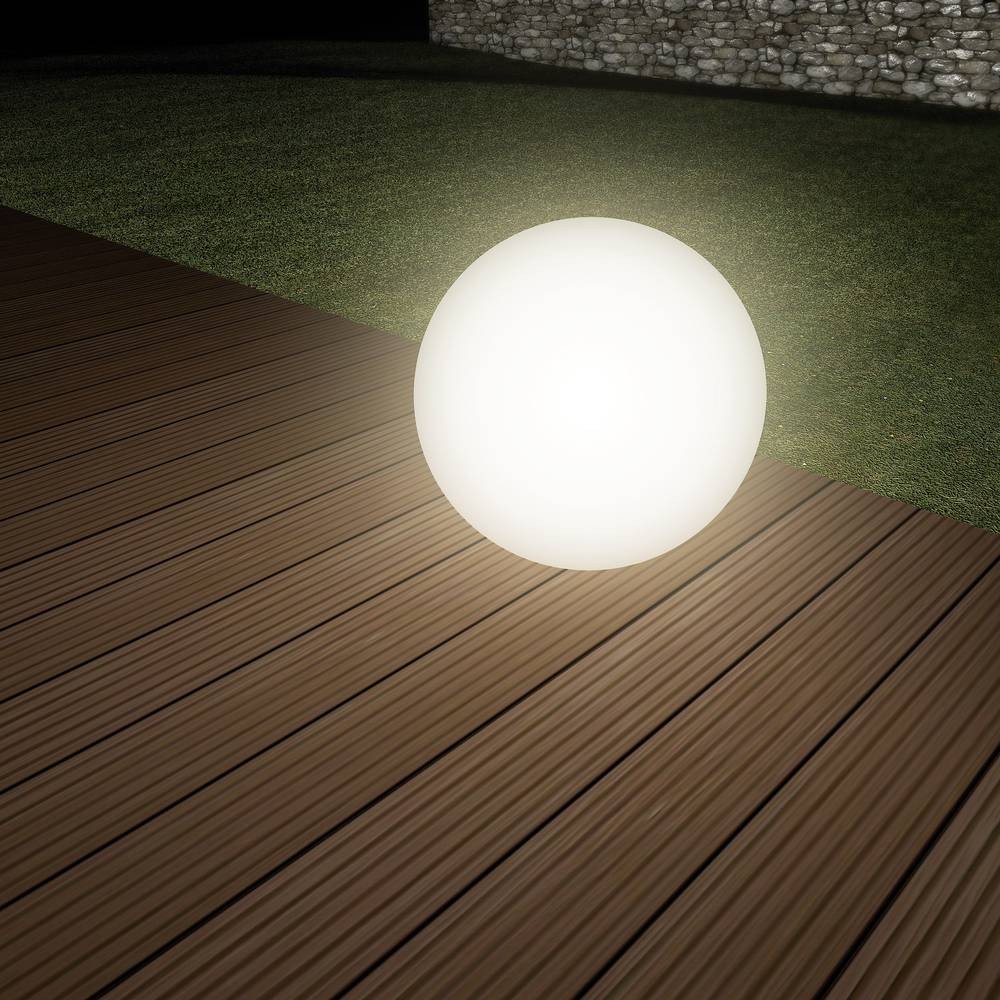 Boule solaire Heitronic sans fil pour éclairer un coin sombre du jardin