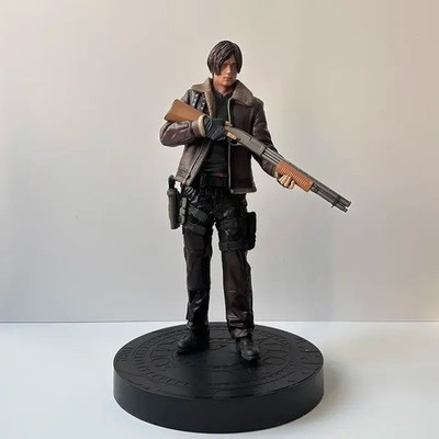 Resident Evil 4 Remake Collector's Edition Leon Statue Figure Box
