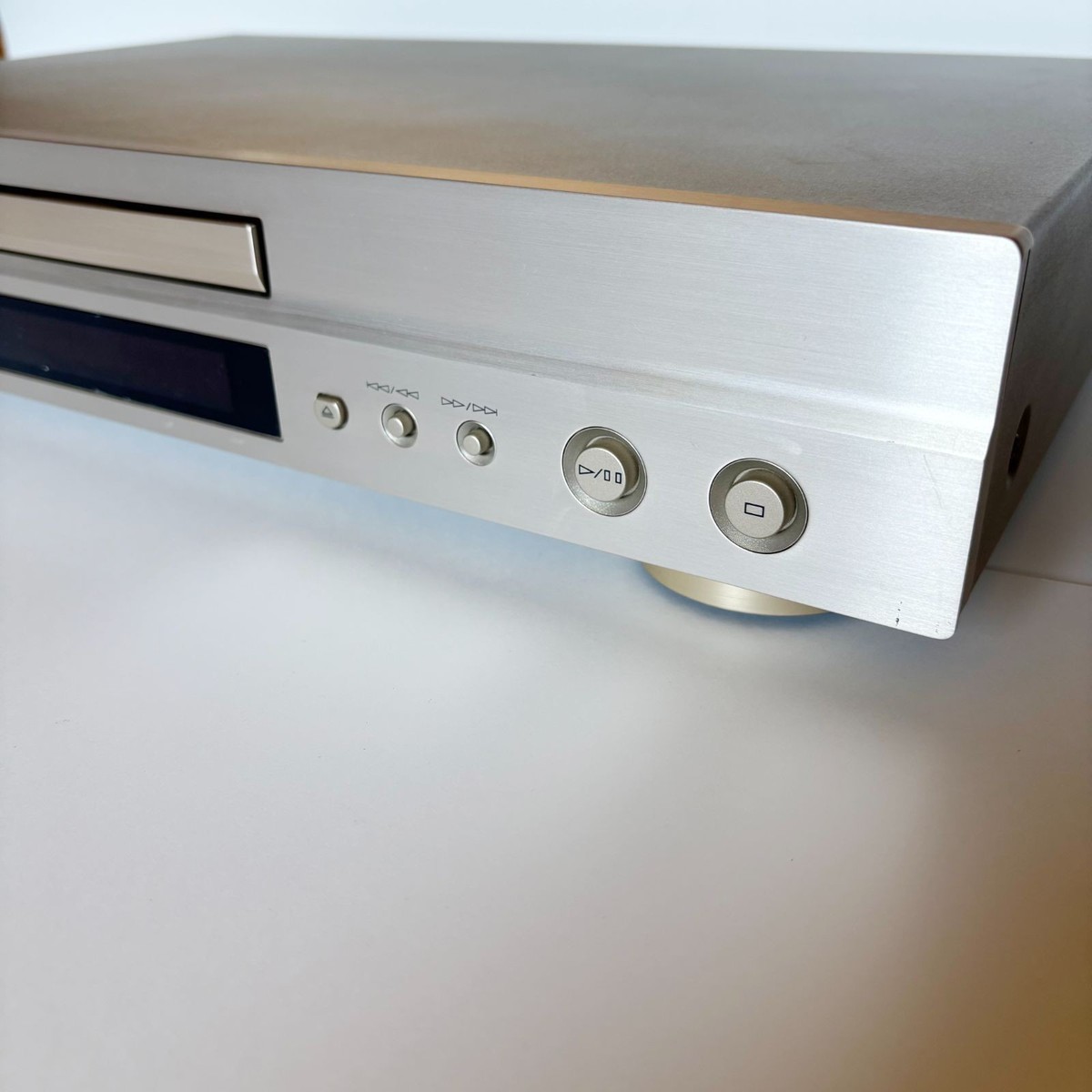 YAMAHA CDX-497 CD Player Gold MP3 WMA Playback Remote Included