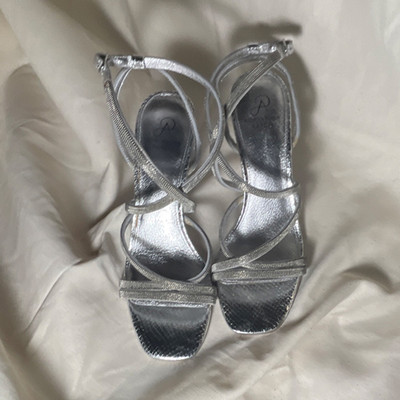 Adrienne Vittadini Women s Silver Strappy Snake Print Open Toe Stiletto Heels 8