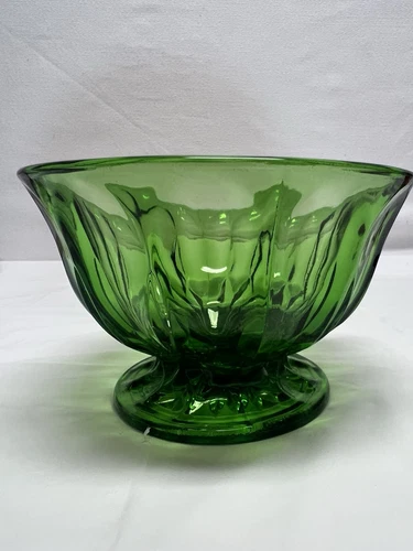 Vintage Anchor Hocking Fairfield Pattern Emerald Green Glass Pedestal Bowl 4” T