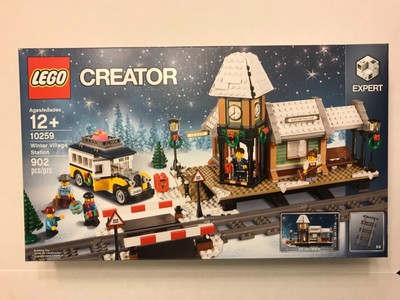 lego holiday train station