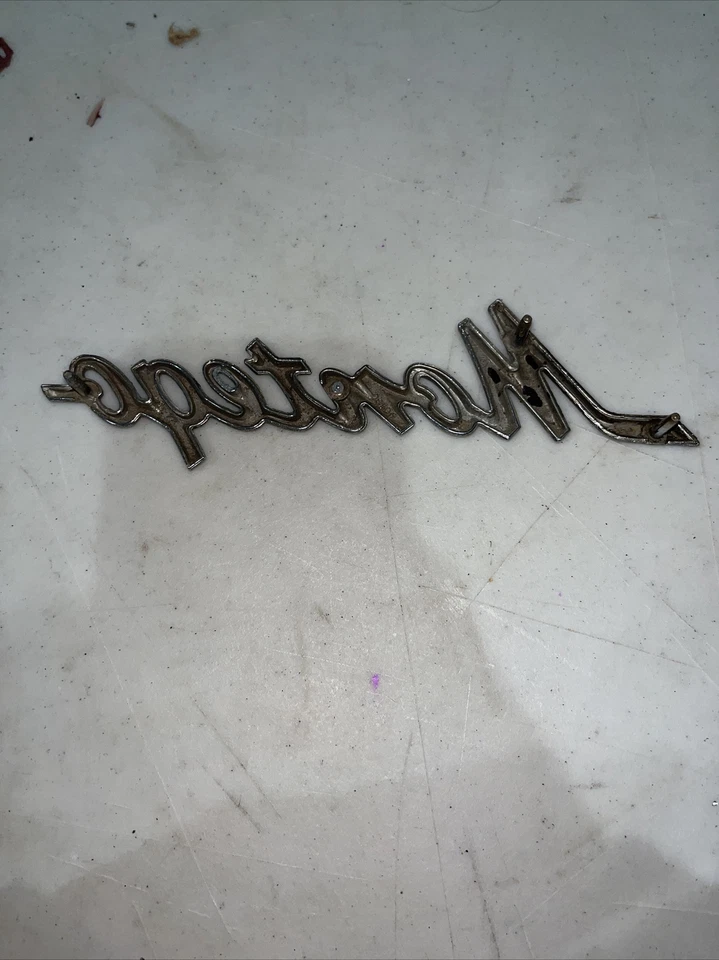 Placa de identificación Mercury Montego 1969-1972 emblema guardabarros escritura cromada Foto 2 de 2