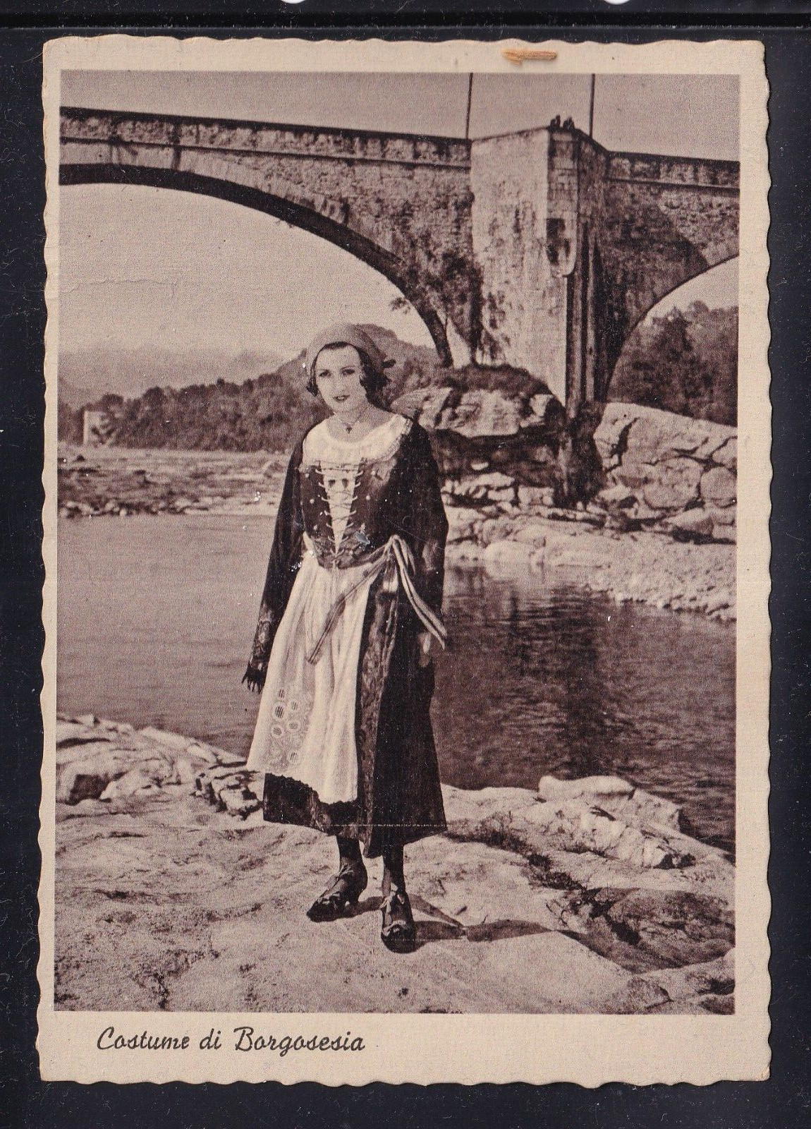 Cartolina Costume di Borgosesia AB1453