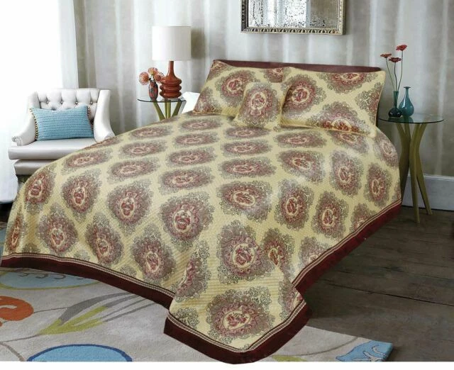 Multicoloured Decorative Quilts & Bedspreads