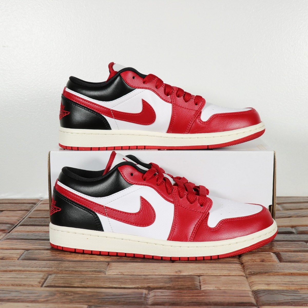 New Air Jordan 1 Low Reverse Black Toe DC0774-160 Women's Size 10