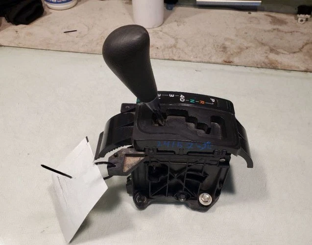 Automatic Trans Floor Gear Shifter 4.0L OEM For 2005-2011 Toyota Tacoma Foto 3 de 4