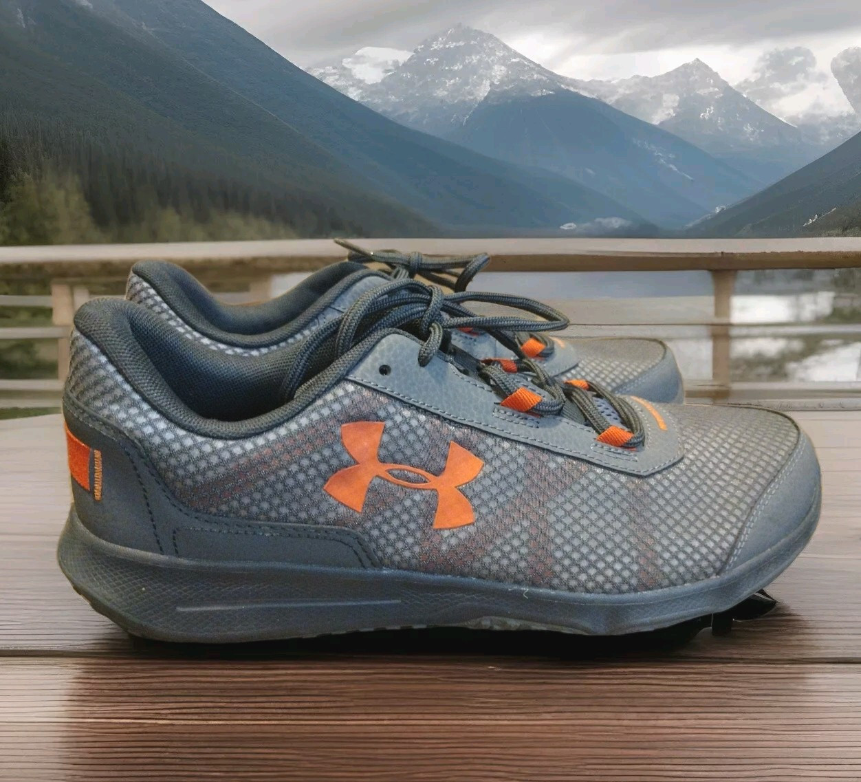 SAOLA Scarpe da corsa Under Armour uomo Toccoa nero grigio arancione sneakers taglia 11 5 usate in ottime condizioni