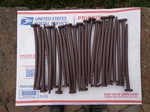 25 Brown Landscape Edging Garden Stakes 8 Inch Plastic Lowes Border Spikes