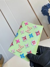 LOUIS Passport Cover Monogram Tyler
