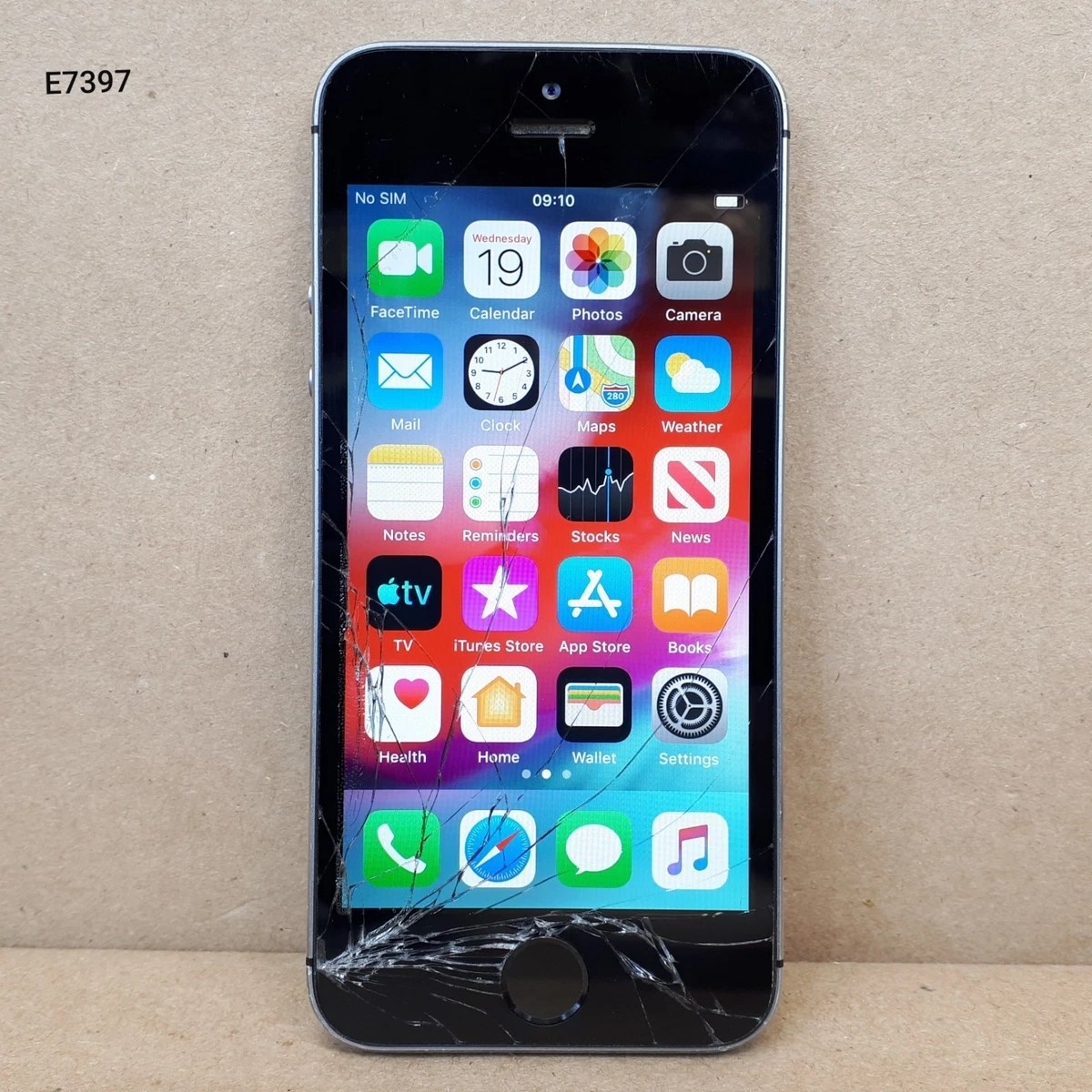 76 iPhone5s スペースグレイ Working Apple iPhone 5 16GB Factory