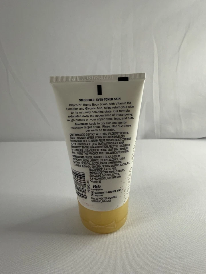 Olay KP Bump Body Scrub with Glycolic Acid and Vitamin B3 Complex, 4.5 Fl Oz - Image 2 of 3