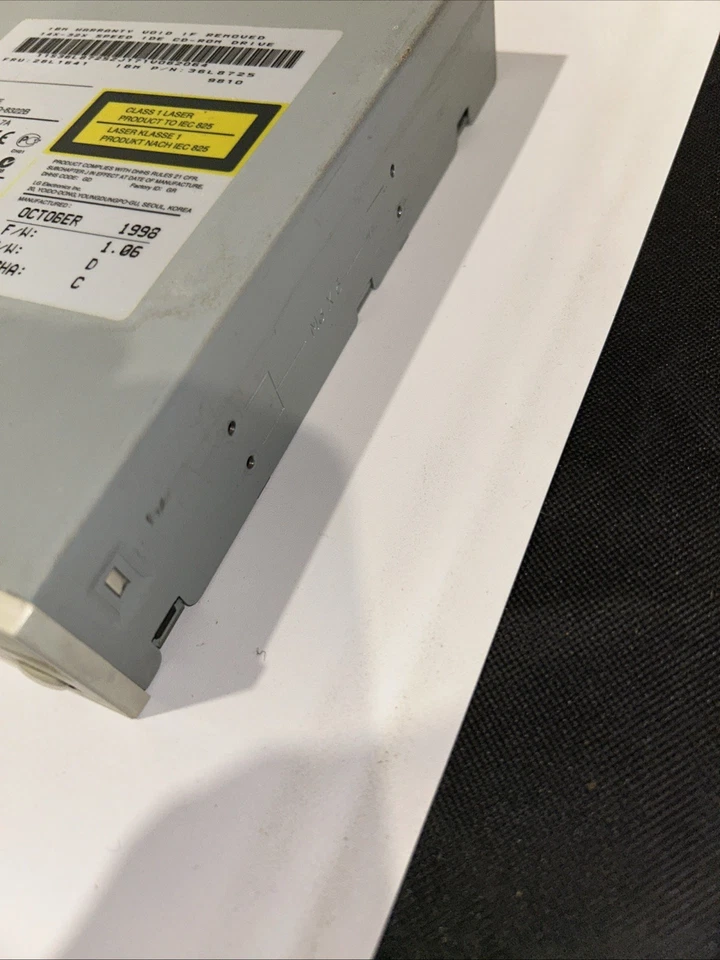 LG IDE CD-ROM Drive Beige CRD-8322b - Image 3 of 4