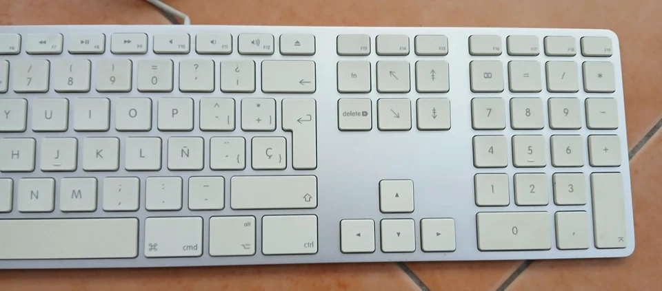 Apple Tastatur / USB Keyboard / Defekt / Bastler / Ersatzteile - Bild 3 von 4