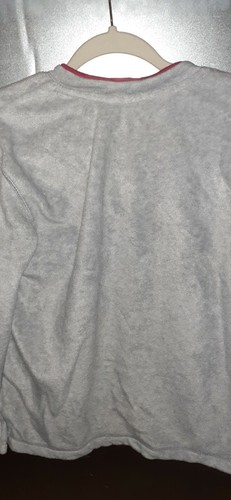 Disney besticktes Pooh Samt Sweatshirt V-Ausschnitt mit roten Akzenten - Größe M - Bild 3 von 4