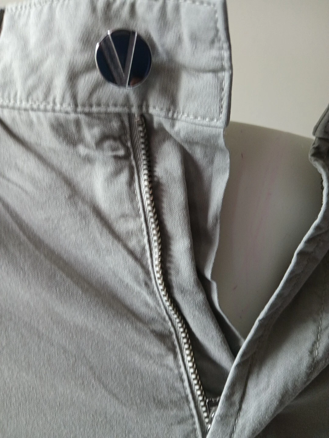 Pantaloni chino Versace taglia 30×32 gambe sottili 5 tasche estive leggeri con logo