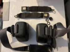 Rear Seat Belt and Metal Floor Mount Bracket Kit for 1992-1995 Jeep Wrangler YJ