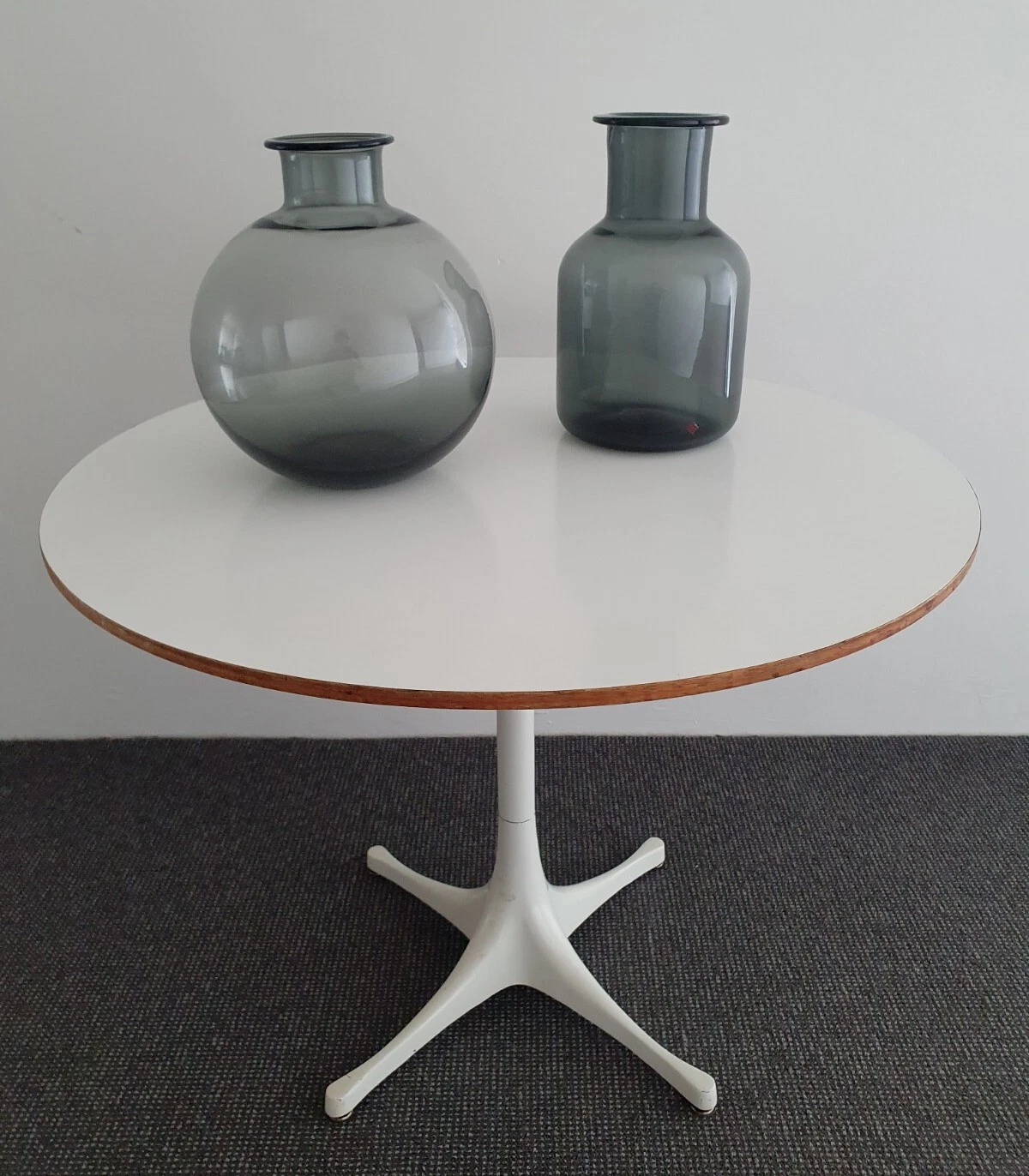 George Nelson 5452 Pedestal Table - Thumbnail 4