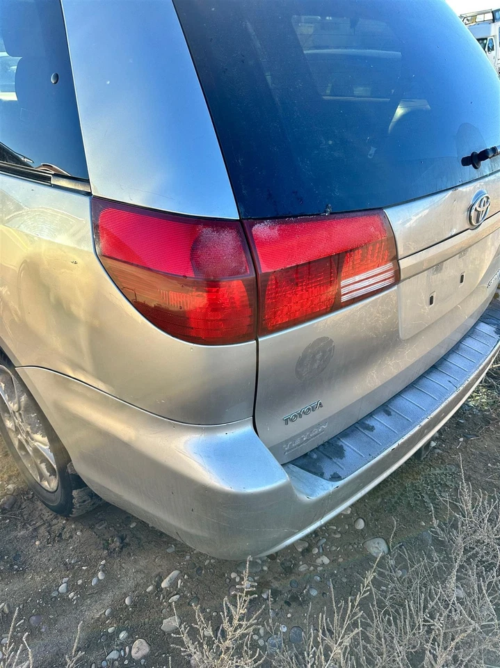 Medidor de flujo de aire de inyección de combustible usado se adapta a: Toyota Sienna 2005 grado A Foto 4 de 4