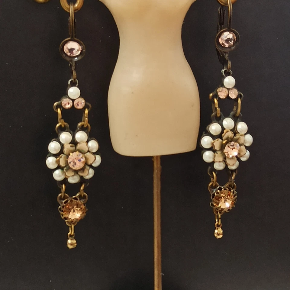 Pendientes Michal Negrin Perlas Flor Beige Cristales Blanco Retro Novia Romántico Foto 3 de 4