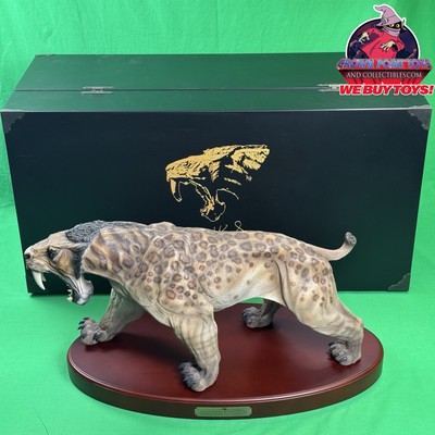 SIDESHOW Ancient Spirits - Smilodon Populator (Sabretooth Tiger) Zenpunk Kagel