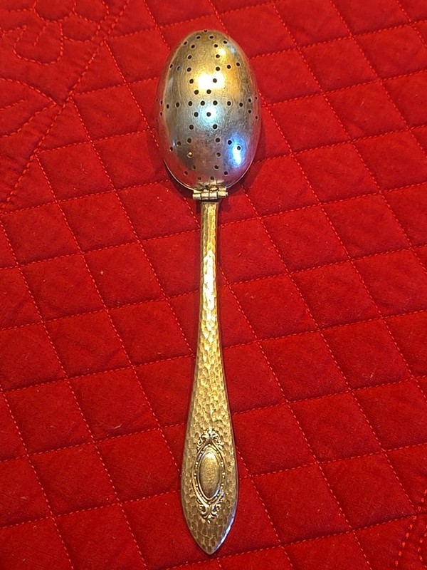 Antique Silverplate Williams Bros Spartan Hinged Tea Spoon Strainer 1919