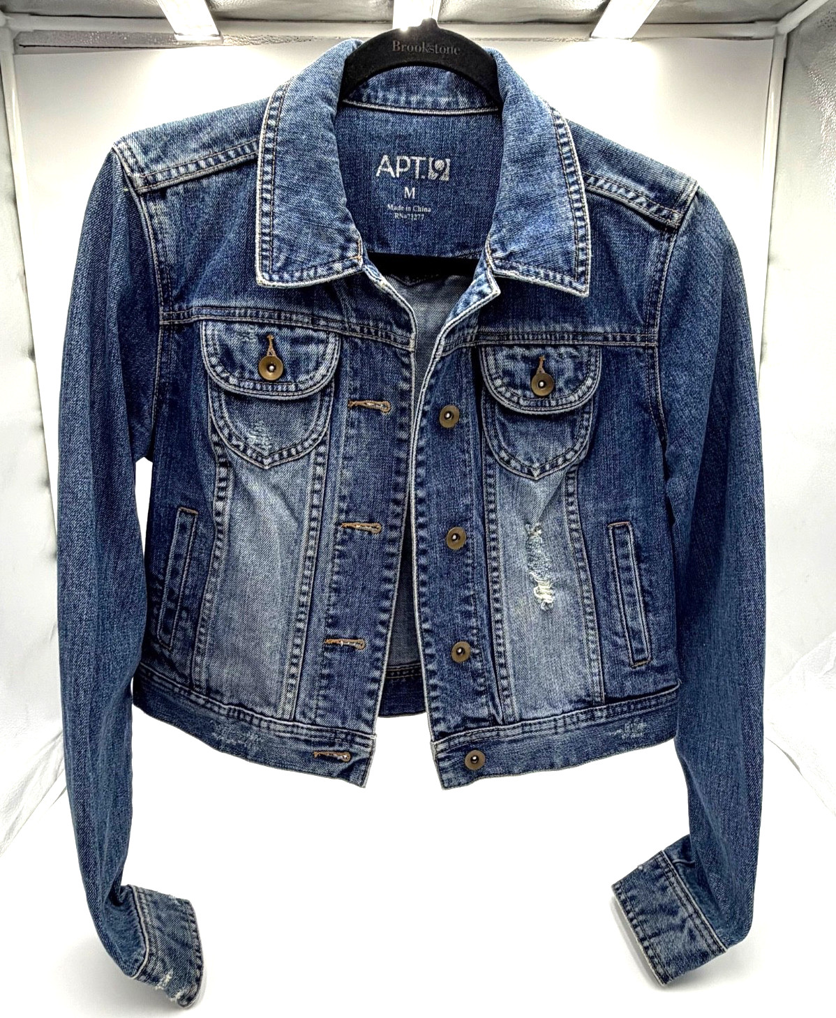 APT 9 Women’s Blue Wash Denim Jacket Size Medium Button Front Pre-Owned