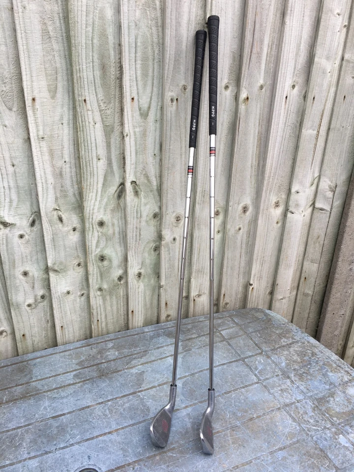 2 x HIPPO Power Child's / Junior Golf Irons 5/6 & 7/8 - Steel Shafts - R. Hand - Image 2 of 4