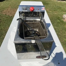 RED HOTS Eagle Countertop Deep Fryer Model EF10-240, 208/240V, 4125/5500 A1