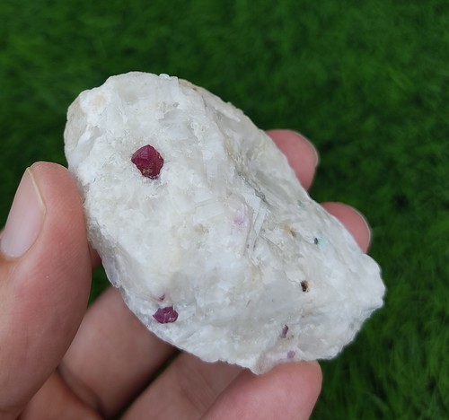 Natural red ruby crystal on matrix specimen - Collectable Minerals healing rock - Picture 3 of 4
