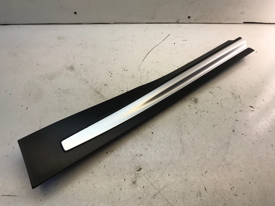 Infiniti QX70 FX50 FX35 2009-2017 puerta trasera izquierda moldura inferior OEM Foto 4 de 4