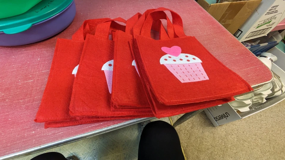 4 Red With Cupcake & Heart Felt Gift Bags 6" X 6 1/2" X 3 1/2" NEW - Image 2 of 2