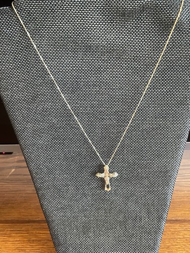 Vintage Black Hills 10kt gold Cross With 18” 14kt Gold Chain. - Picture 7 of 10