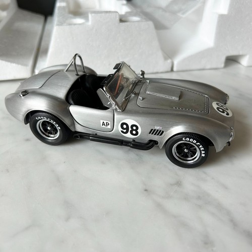 Franklin Mint Shelby Cobra 427 S/C 1966 Silver #98 Scale 1:24 - Picture 3 of 8